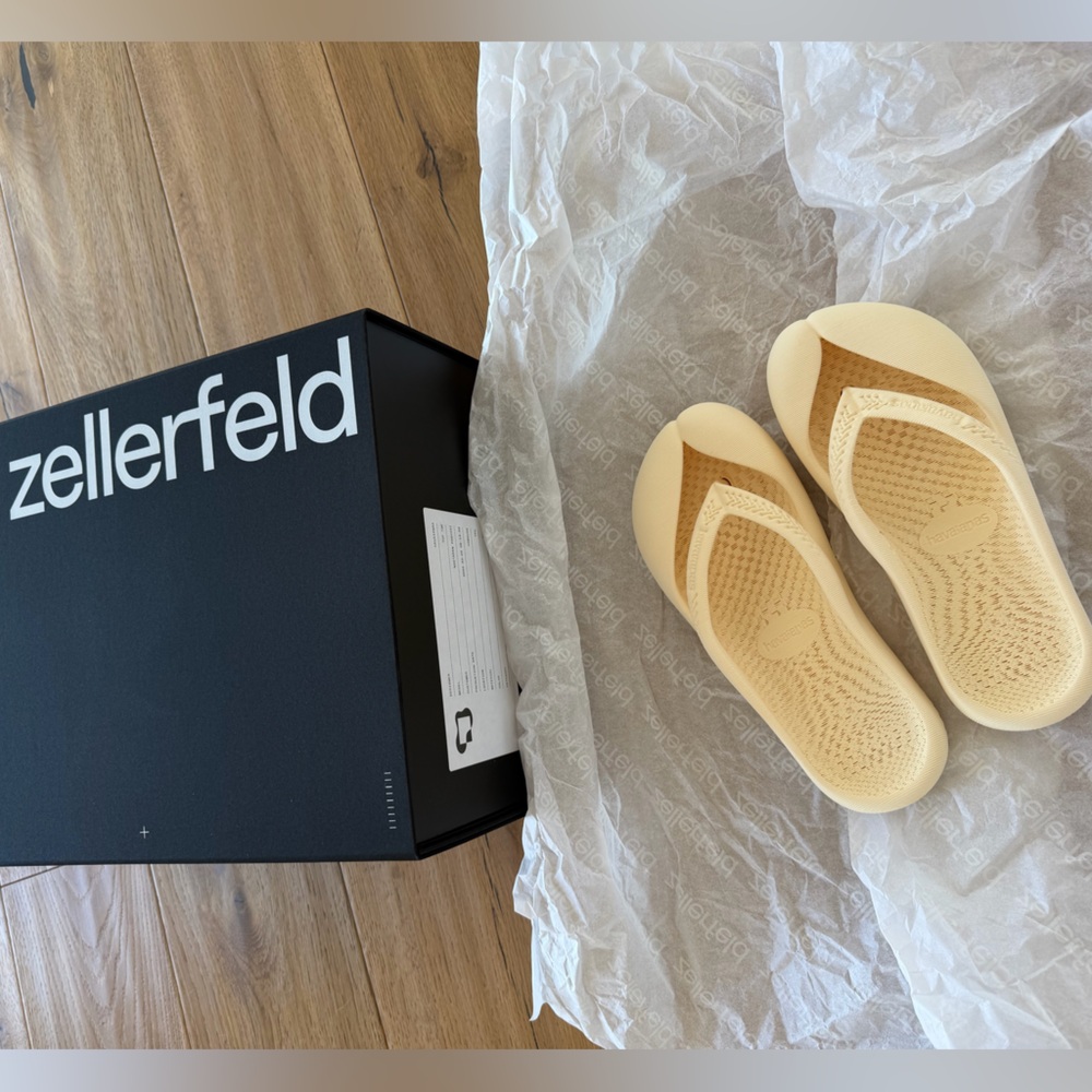 Zellerfeld (Havaianas )3D Printed Oat
Sandals Size 36 Minimal Futuristic - Picture 4 of 6